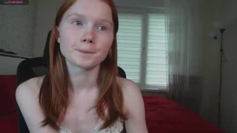 Snapshot of nellie_baby chatting on July 17, 12:12 pm Nellie online show from July 17, 12:12 pm