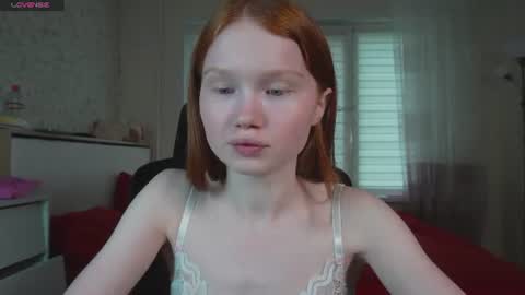 Snapshot of nellie_baby chatting on July 18, 12:42 pm Nellie online show from July 18, 12:42 pm