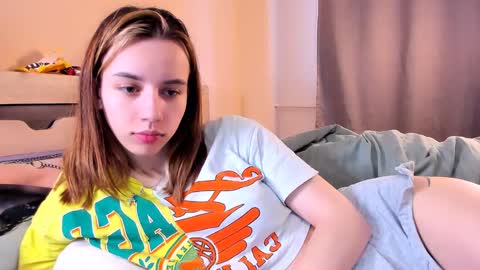 nelly_yy online show from February 1, 12:05 pm