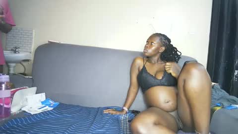 nellyeluxe online show from March 5, 11:28 am