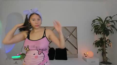 nenaarisk online show from February 6, 1:47 pm