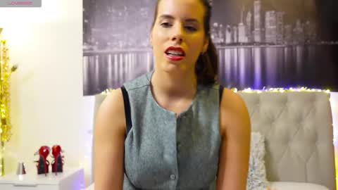 Nenette online show from March 5, 6:59 pm