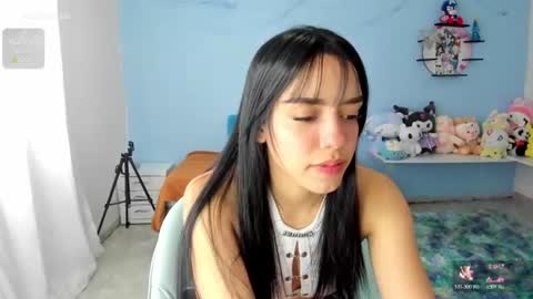 Snapshot of nenitaa_ chatting on July 20, 8:11 pm nenitaa_ online show from July 20, 8:11 pm