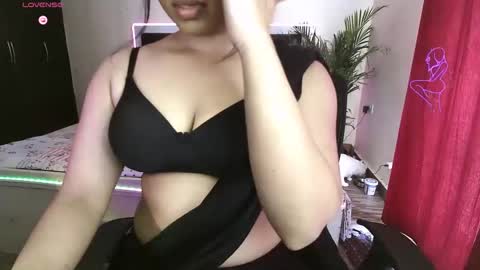 Snapshot of neon_venom chatting on May 2, 9:58 am Kashish online show from May 2, 9:58 am
