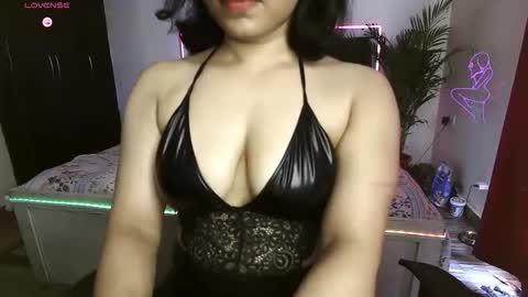Snapshot of neon_venom chatting on May 7, 8:42 am Kashish online show from May 7, 8:42 am