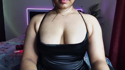 Snapshot of neon_venom chatting on May 21, 7:43 pm Kashish online show from May 21, 7:43 pm