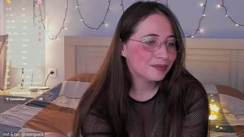 Snapshot of neonquack chatting on December 29, 4:51 pm Riley online show from December 29, 4:51 pm