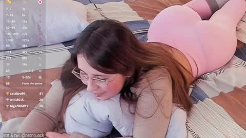 Snapshot of neonquack chatting on January 30, 2:58 pm Riley online show from January 30, 2:58 pm