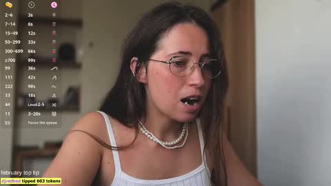 Snapshot of neonquack chatting on February 9, 3:43 am Riley online show from February 9, 3:43 am