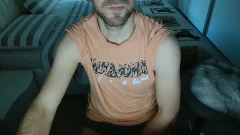 Snapshot of nerchia_89 chatting on May 3, 5:52 pm Nerchia89 online show from May 3, 5:52 pm