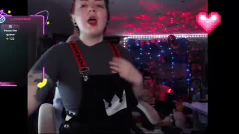 Snapshot of nerdy_squirty chatting on June 12, 4:33 am NerdySquirty online show from June 12, 4:33 am