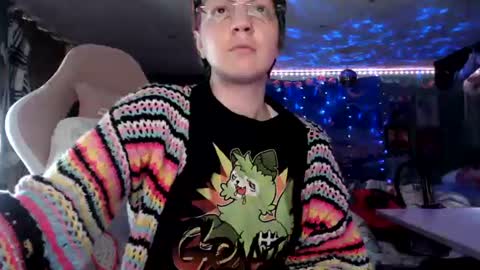 Snapshot of nerdy_squirty chatting on June 17, 6:27 am NerdySquirty online show from June 17, 6:27 am