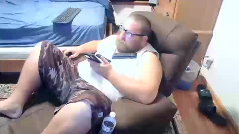 Snapshot of nerdychub4fun chatting on October 17, 1:42 am nerdychub4fun online show from October 17, 1:42 am