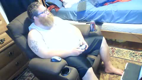 Snapshot of nerdychub4fun chatting on April 11, 12:04 am nerdychub4fun online show from April 11, 12:04 am