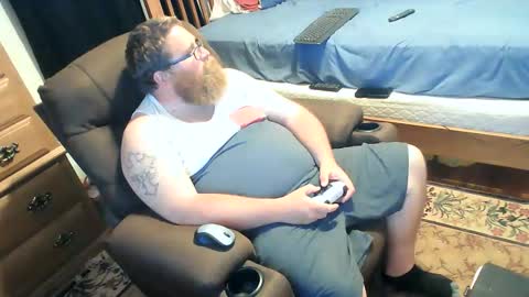 Snapshot of nerdychub4fun chatting on April 19, 12:33 am nerdychub4fun online show from April 19, 12:33 am