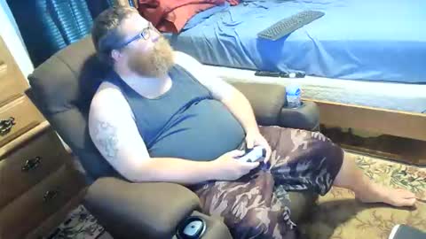 Snapshot of nerdychub4fun chatting on April 19, 1:32 pm nerdychub4fun online show from April 19, 1:32 pm
