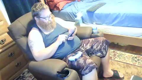 Snapshot of nerdychub4fun chatting on April 19, 6:10 pm nerdychub4fun online show from April 19, 6:10 pm
