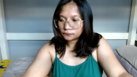 Snapshot of nerdypinaypie chatting on July 6, 1:13 am nerdypinaypie online show from July 6, 1:13 am