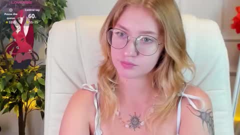 Nerissa online show from September 25, 8:12 pm