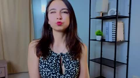 Snapshot of nerixalvire chatting on May 24, 3:17 pm Emily online show from May 24, 3:17 pm