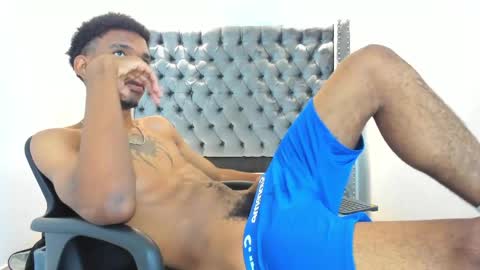 Snapshot of nero_reyd chatting on April 18, 7:58 pm Nero online show from April 18, 7:58 pm