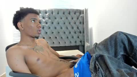 Snapshot of nero_reyd chatting on May 19, 7:20 pm Nero online show from May 19, 7:20 pm