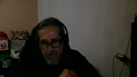 Snapshot of neron401 chatting on February 1, 5:39 am neron401 online show from February 1, 5:39 am