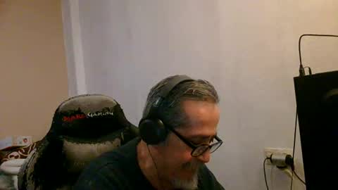 Snapshot of neron401 chatting on February 5, 3:55 am neron401 online show from February 5, 3:55 am