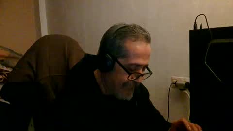 Snapshot of neron401 chatting on February 9, 9:19 pm neron401 online show from February 9, 9:19 pm