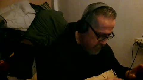 Snapshot of neron401 chatting on February 22, 12:23 am neron401 online show from February 22, 12:23 am