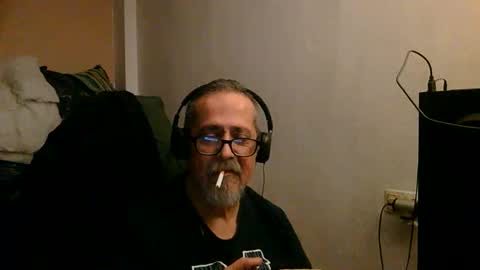 Snapshot of neron401 chatting on February 24, 1:03 am neron401 online show from February 24, 1:03 am