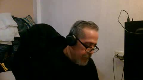 Snapshot of neron401 chatting on February 28, 1:28 am neron401 online show from February 28, 1:28 am