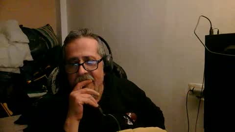 Snapshot of neron401 chatting on March 1, 12:23 am neron401 online show from March 1, 12:23 am