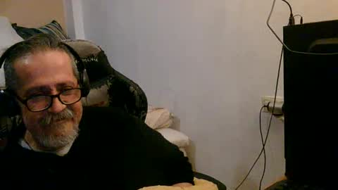 Snapshot of neron401 chatting on March 2, 4:36 am neron401 online show from March 2, 4:36 am