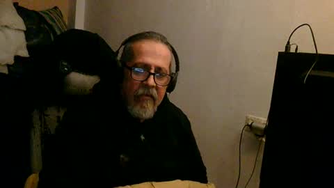 Snapshot of neron401 chatting on March 2, 11:44 pm neron401 online show from March 2, 11:44 pm