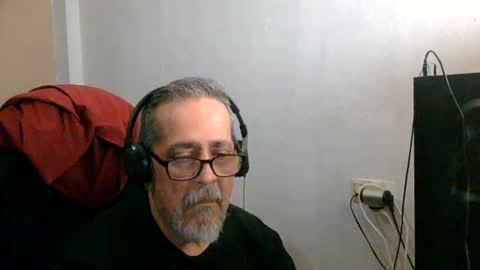 Snapshot of neron401 chatting on May 15, 2:29 am neron401 online show from May 15, 2:29 am