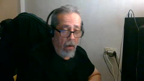 Snapshot of neron401 chatting on May 17, 3:48 am neron401 online show from May 17, 3:48 am