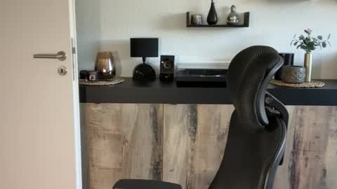 Snapshot of nettermann1968 chatting on March 18, 9:34 am nettermann1968 online show from March 18, 9:34 am