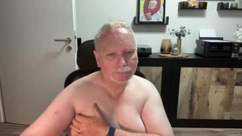 Snapshot of nettermann1968 chatting on July 22, 4:15 am nettermann1968 online show from July 22, 4:15 am