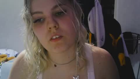 never_enoughh online show from July 28, 6:20 pm