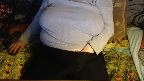 Snapshot of new_milf chatting on April 23, 2:35 am Lilly online show from April 23, 2:35 am