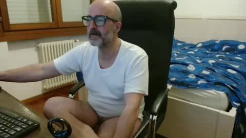 simi online show from April 14, 6:47 pm