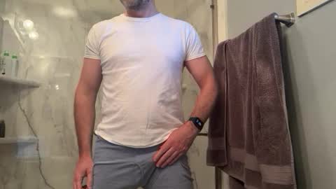 newguy_097 online show from February 20, 12:07 am