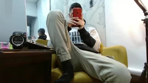 Snapshot of newlatino1 chatting on October 9, 1:47 am newlatino1 online show from October 9, 1:47 am