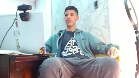 Snapshot of newlatino1 chatting on October 26, 7:09 pm newlatino1 online show from October 26, 7:09 pm