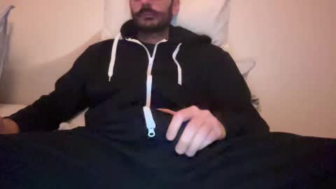 Snapshot of newmansins chatting on December 8, 5:11 pm Henry online show from December 8, 5:11 pm