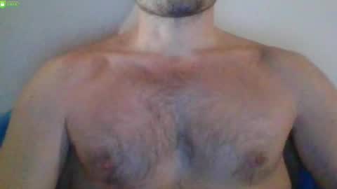 Snapshot of newtyguy90 chatting on February 4, 7:58 am newtyguy90 online show from February 4, 7:58 am