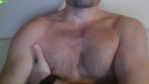 Snapshot of newtyguy90 chatting on February 18, 6:20 am newtyguy90 online show from February 18, 6:20 am