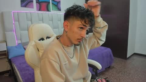 Yeison online show from April 7, 3:07 am