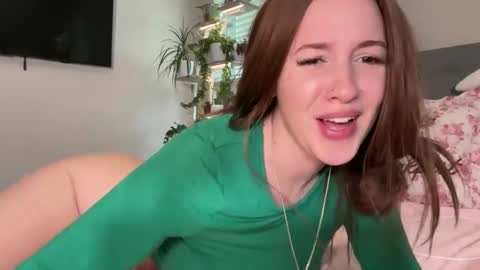 Lauren online show from April 21, 1:39 pm